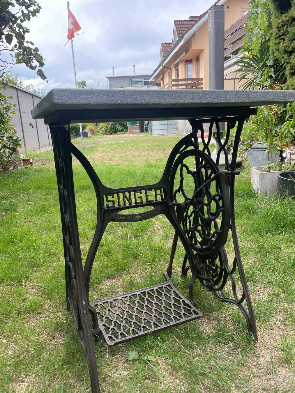 Tavoli: Granit tischchen blumen tisch – Usato da Derendingen venduto da Resu8263 2