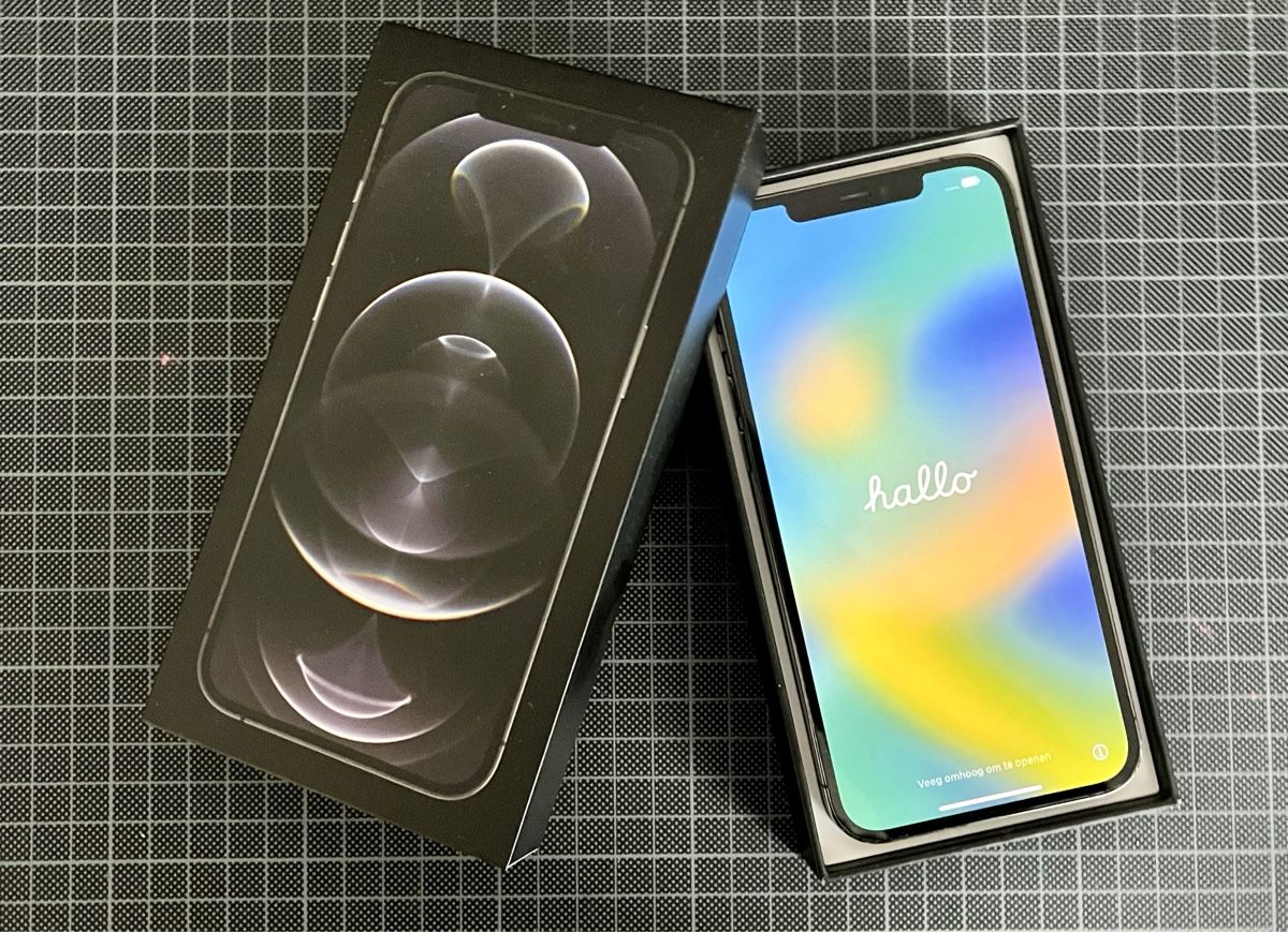 Apple Handys / Smartphones: iPhone 12 Pro Max, Graphite, 128GB – Gebraucht aus Speicher von