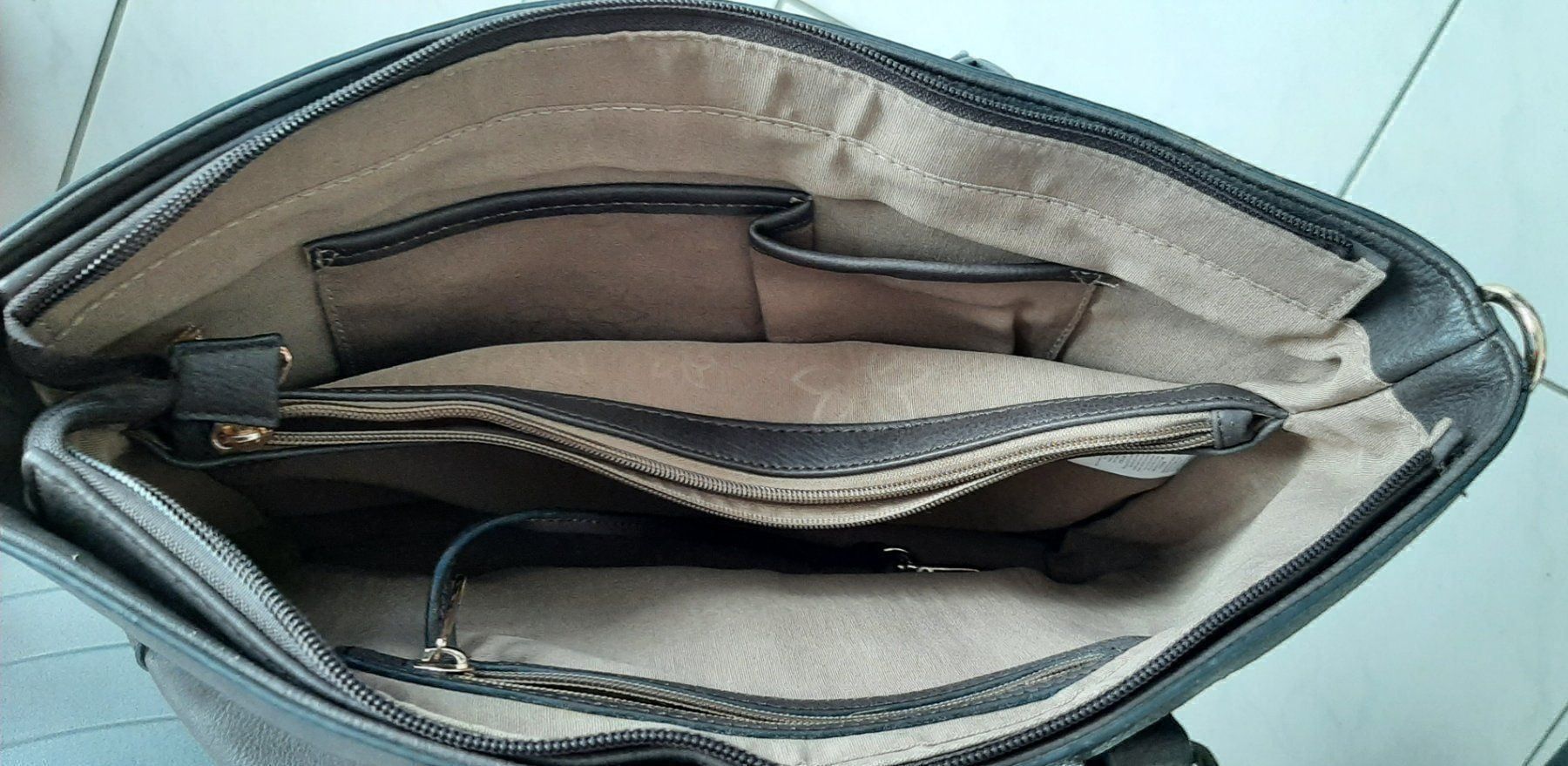Borse da donna: Schöne Handtasche – Usato da Nottwil venduto da Janny77 2
