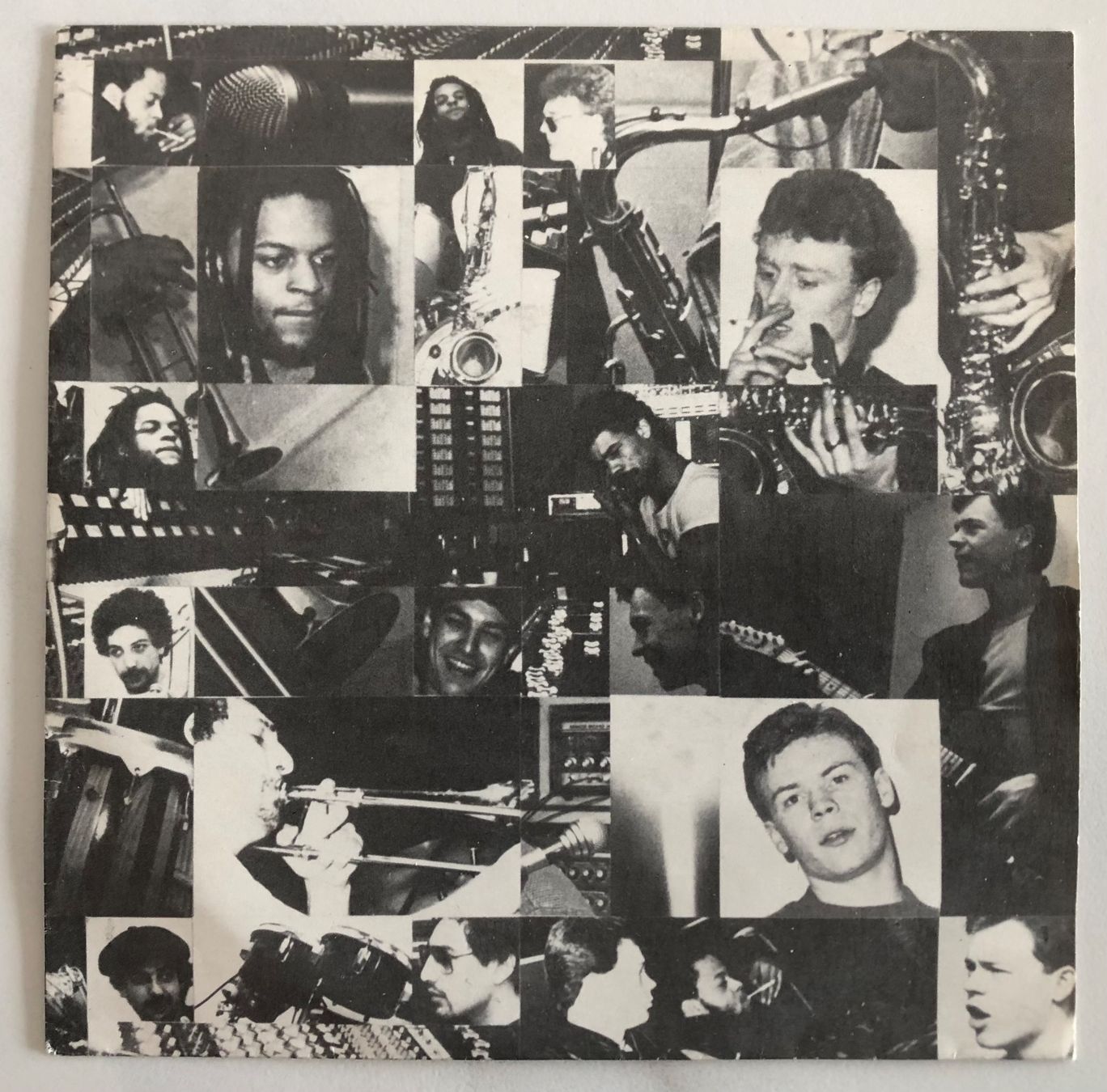 Dischi in vinile: UB40 - DON'T WALK THE GRASS – Usato da Poliez-Pittet venduto da Newtown-Records