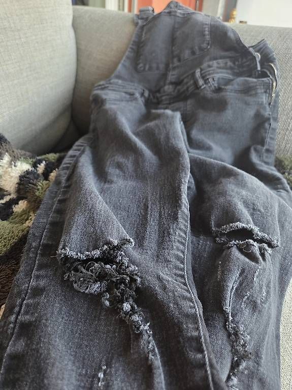 Hosen: 2er-Set Gr. S: Latzhose & Teddy-Fleece – Gebraucht aus Winterthur von Janine18 3
