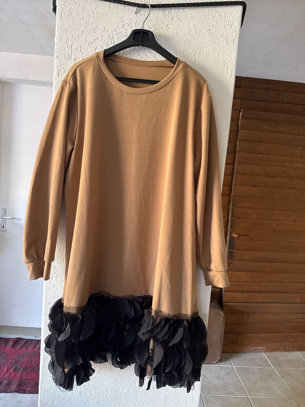 Robes: KLEID GR L – D'occasion à Birr par WalkyriaM