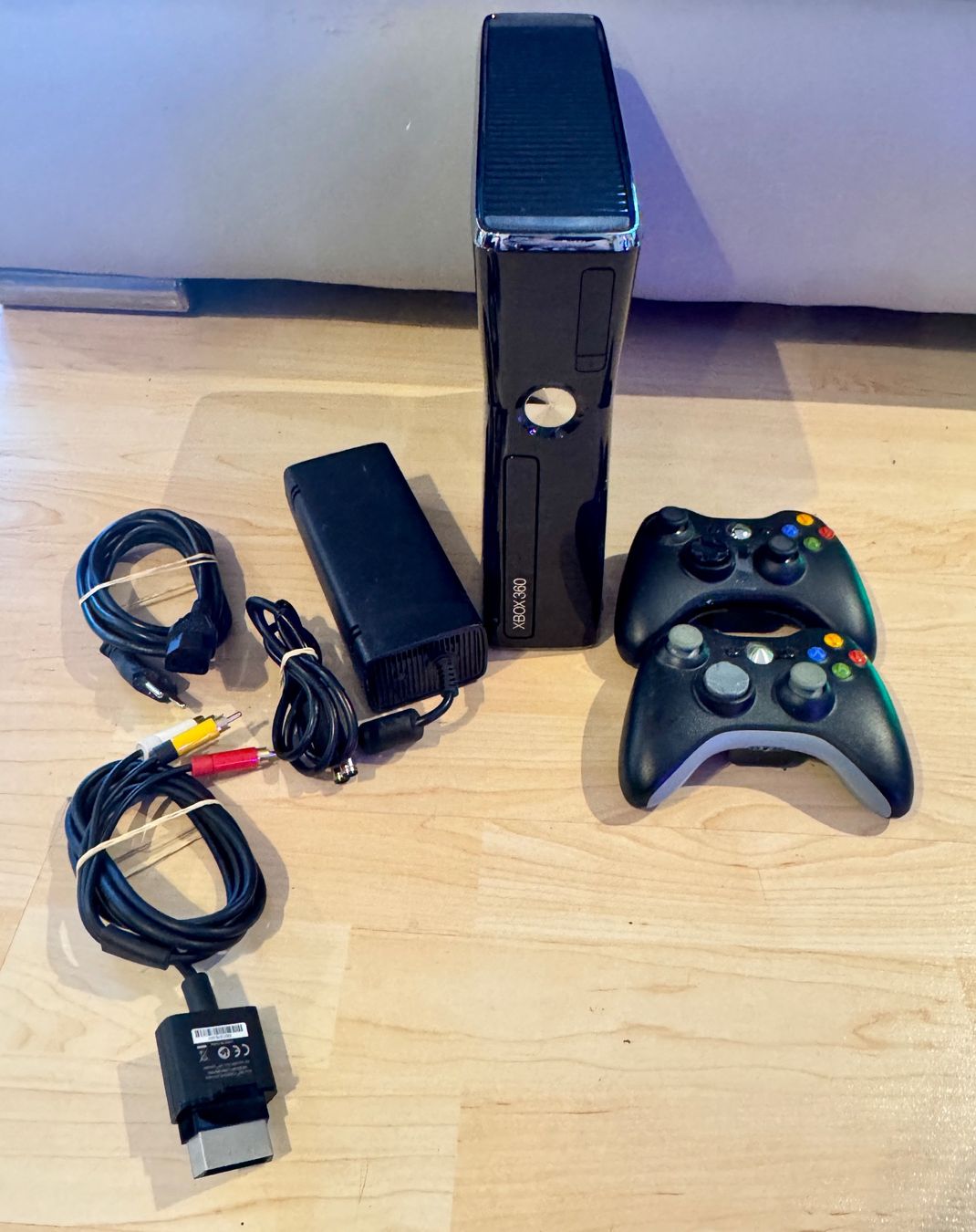 Microsoft Consoles: MICROSOFT 360 S CONSOLE / MODEL 1439 / BLACK / 6 TEILIG – D'occasion à Seuzach par Inspektor99