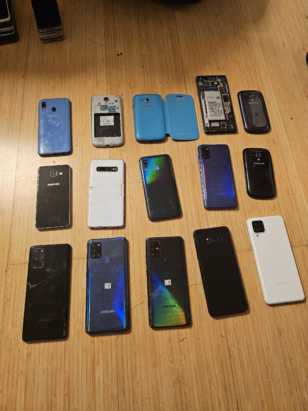 Telefoni: 45 Telefone Kein Einzel verkauf – Usato da Ehrikon venduto da noa_vyp5 4