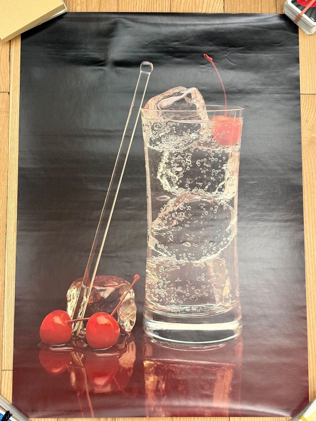 Foto & Immagini: Poster: Cooler Drink on Rocks – Nuovo (secondo la descrizione) da Arlesheim venduto da Spielmax