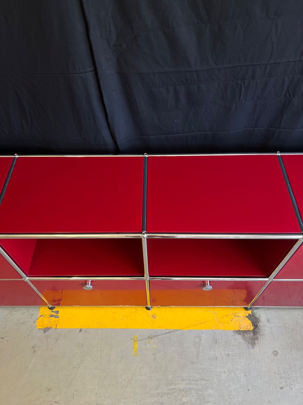 USM Scaffali: USM Haller Sideboard rot – Usato da Luzern venduto da B-R 4