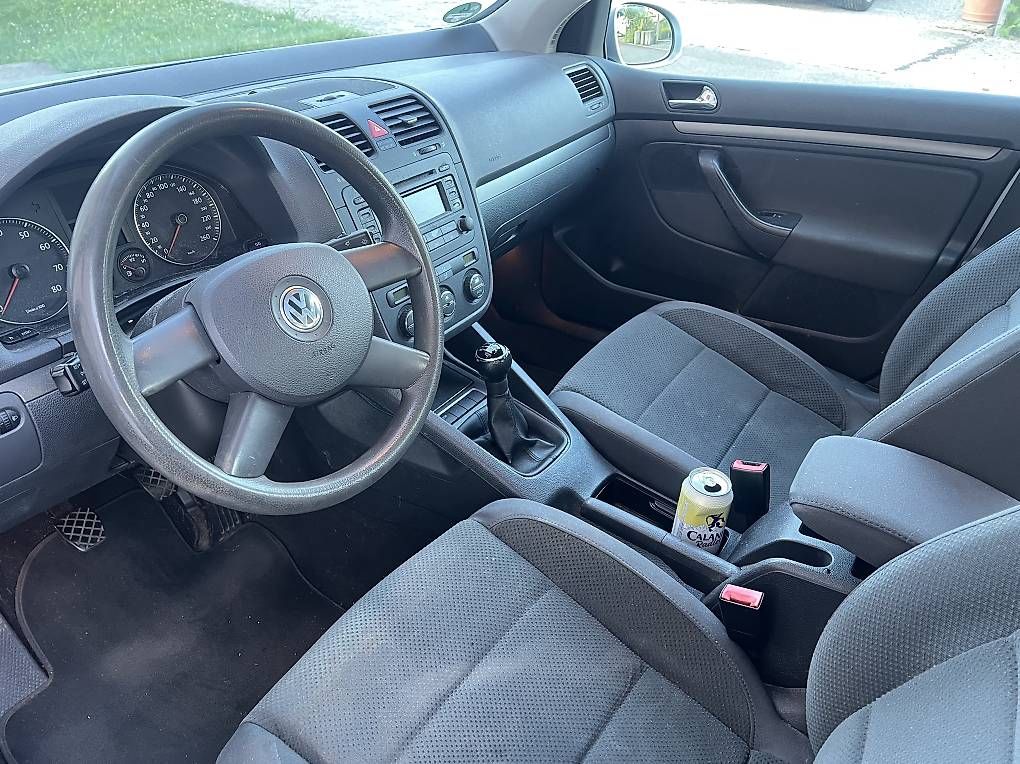 Autos: Golf 1.6 FSI  – D'occasion à Wetzikon ZH par swiss0030 2