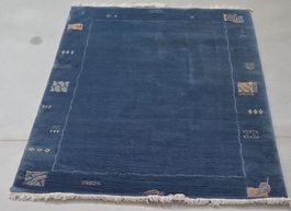 Wunderschöner Teppich 1.37m x 1.90m