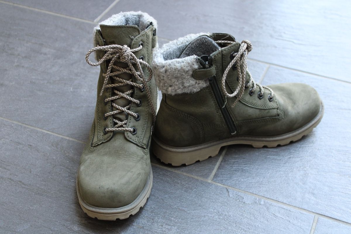 Chaussures filles: Khakifarbene Winterstiefel, Gr. 37 – D'occasion à Unterkulm par Chipsi0709 1