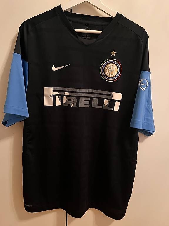 Nike T-shirt: Inter Mailand Trainingsshirt – Usato da Zürich venduto da Mark.2021
