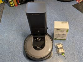 iRobot Roomba i7+ mit Reinigungsstation und Zubehör