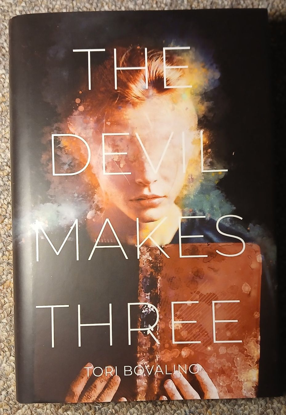 Libri: The Devil Makes Three von Tori Bovalino – Nuovo e nell'imballaggio originale da Oberrieden venduto da sib_nkf6
