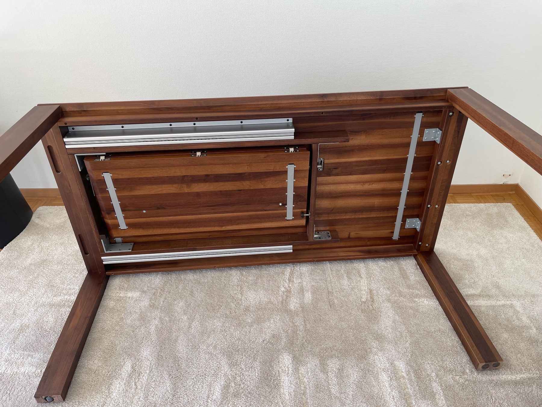 Pfister Set di tavolo e panche: Table noyer massif et chaises en cuir noir – Usato da Bogis-Bossey venduto da yob_687h 3