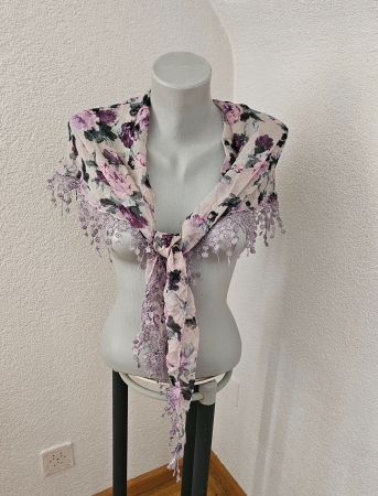 Edler Schal / Dreiecks-Tuch / Foulard Rosen Fransen