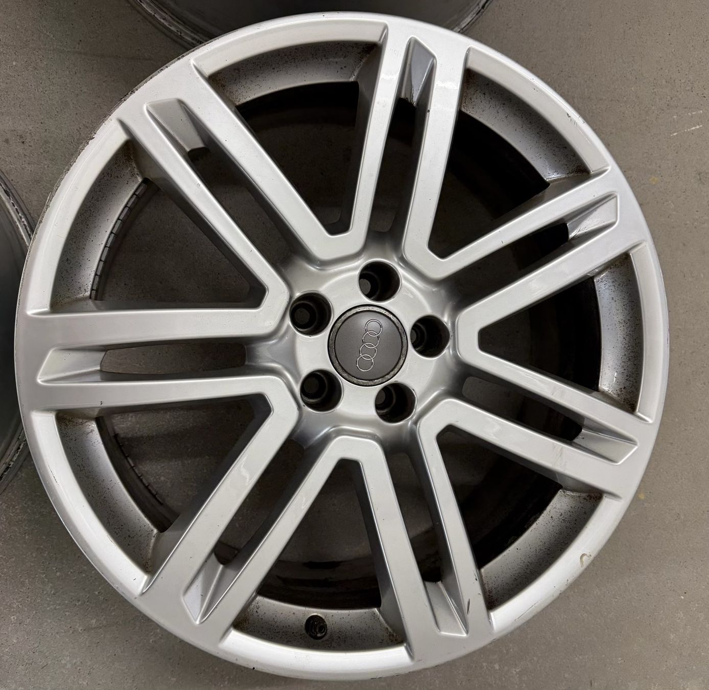 Audi Cerchioni: Original Audi RS6 20 Zoll – Usato da Baar venduto da fba_f78w 4