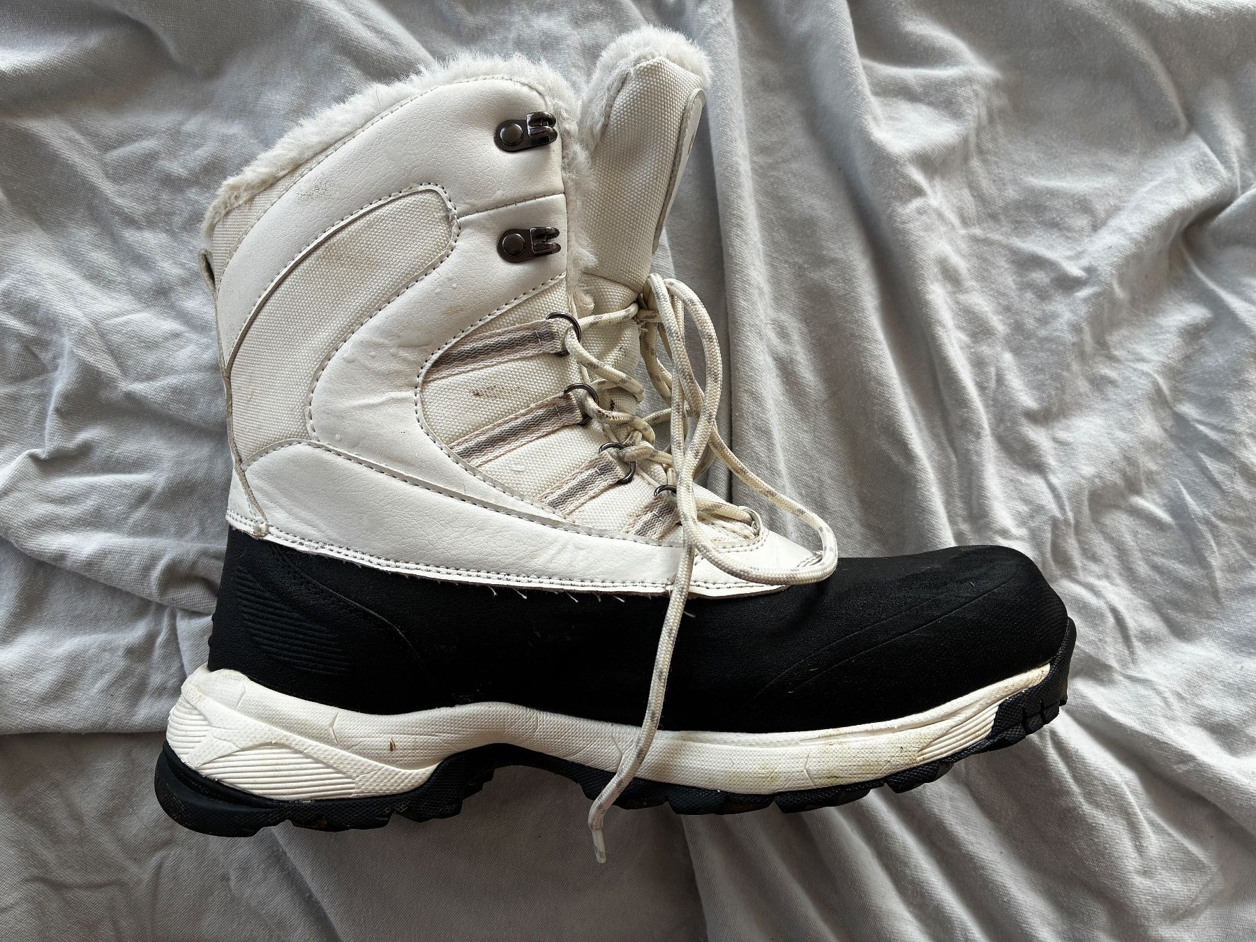 Graceland Scarpe da donna: Bottes de neige, T40 – Usato da Corcelles-près-Payerne venduto da CyndelleMaiwen 1
