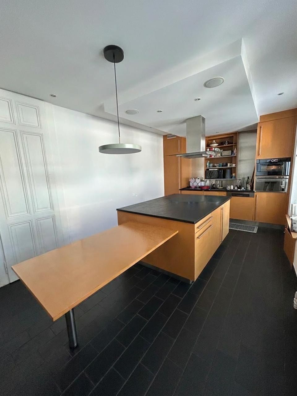 V-Zug Cucine complete: Cuisine complète avec électroménager Zug – Usato da Lausanne venduto da sop_m89j