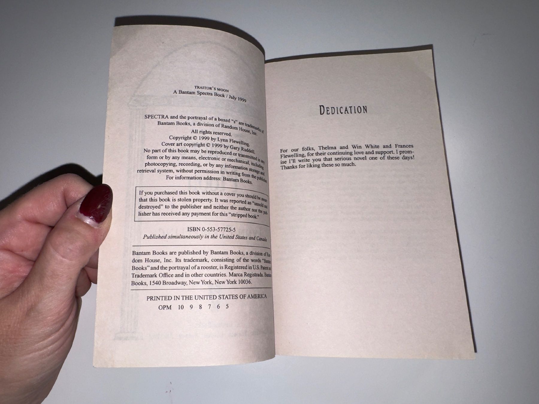 Libri: NOVEL: Lynn Flewelling, Traitor's moon – Usato da Grosswangen venduto da English_books 2