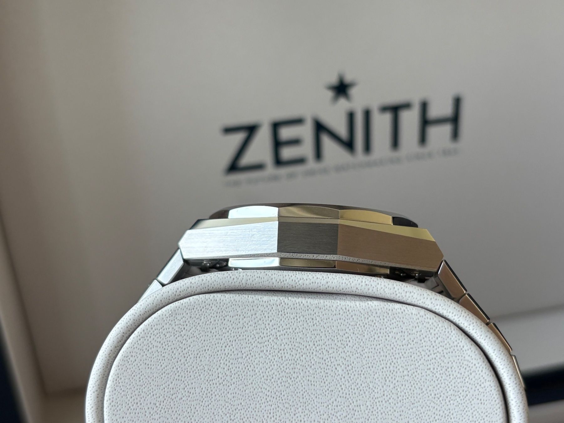 Zenith Montres: ZENITH Defy Skyline Chronograph - Fullset mit Garantie – D'occasion à Birsfelden par Mynos 8