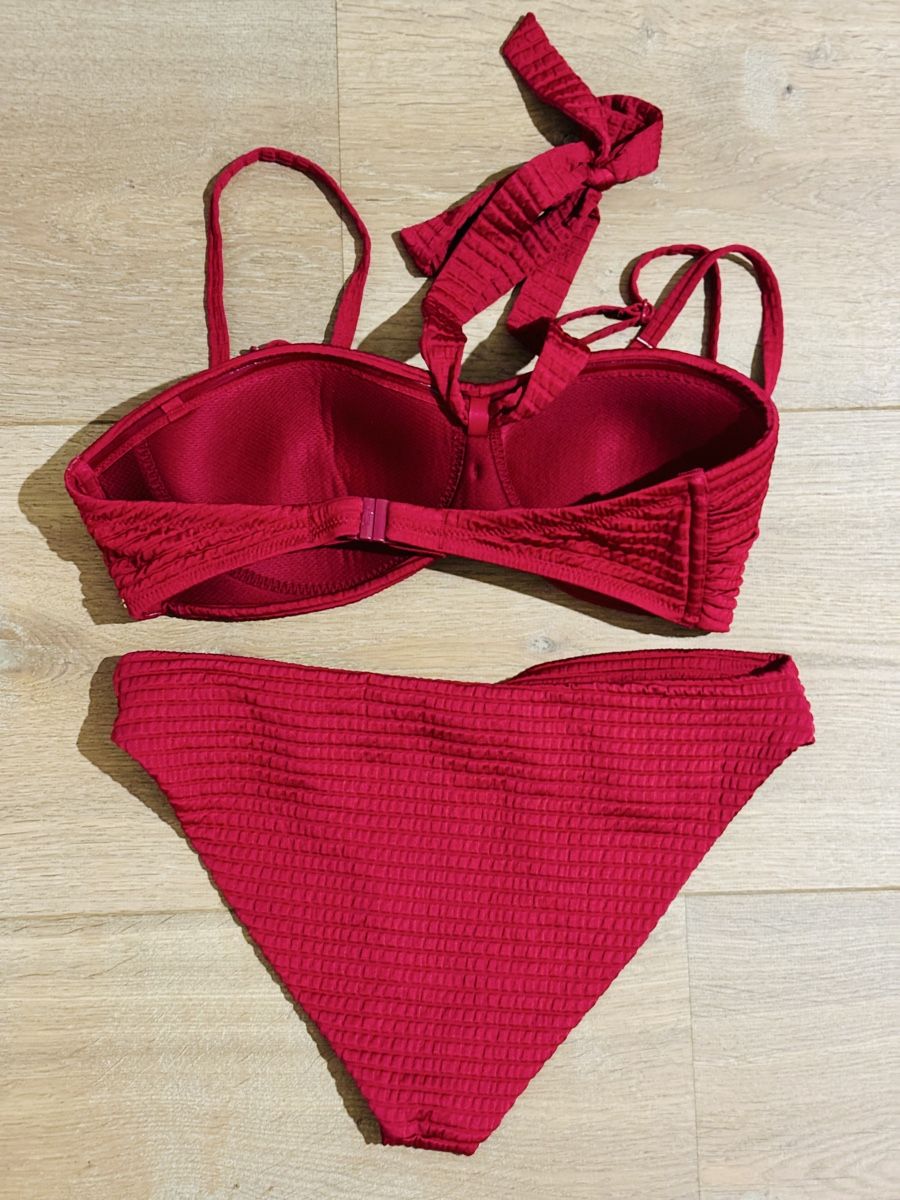Triumph Costumi da bagno & Bikini: Triumph Bikini Set - Gr. 38 / 75C - himbeerrot  – Usato da Ennetbürgen venduto da Evelyne_G 1