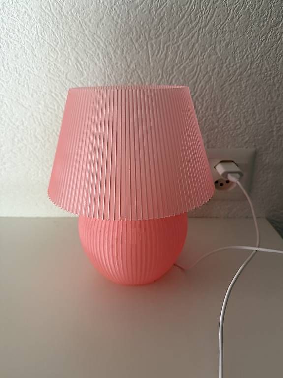 Lampen: Lampe de table /chevet avec led – Neu (gemäss Beschreibung) aus Ollon VD von reefguard