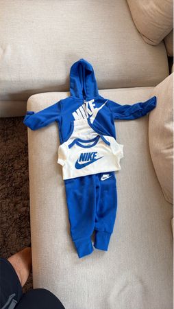 Nike Baby Set Jacke Body Hose Blau Weiss neuwertig