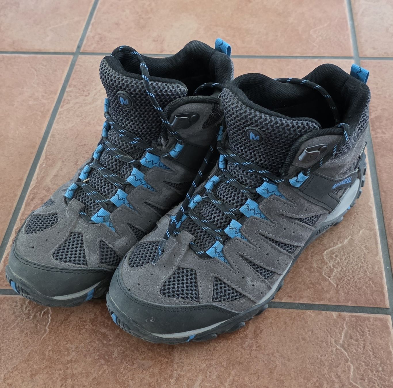 Merrell Scarpe da donna: Trekkingschuh Merrell Grösse 38 – Usato da Oberönz venduto da Providence