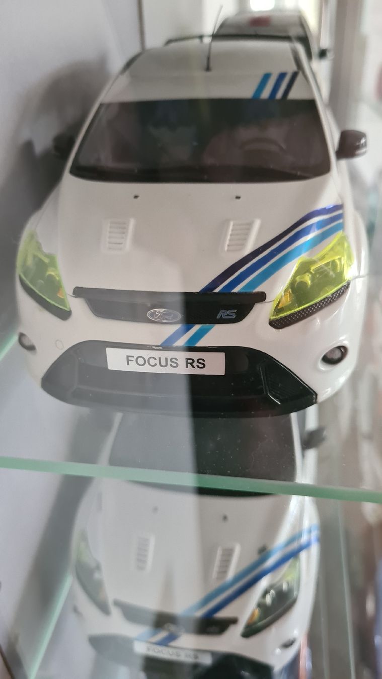 Ford Voitures modèles: Modellauto Ford Focus RS Weiss Gut Zustand – Neuf avec emballage d'origine à Ittigen par ROCKY1964 2