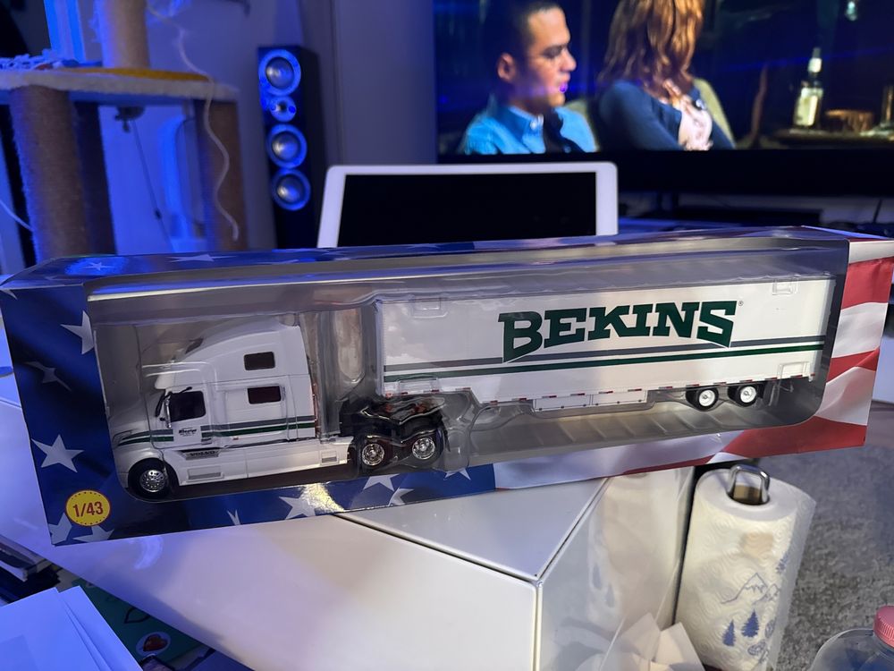 Miniature Altaya 1/43 - Volvo VNL 730 Semi-remorque American Truck - Occasion