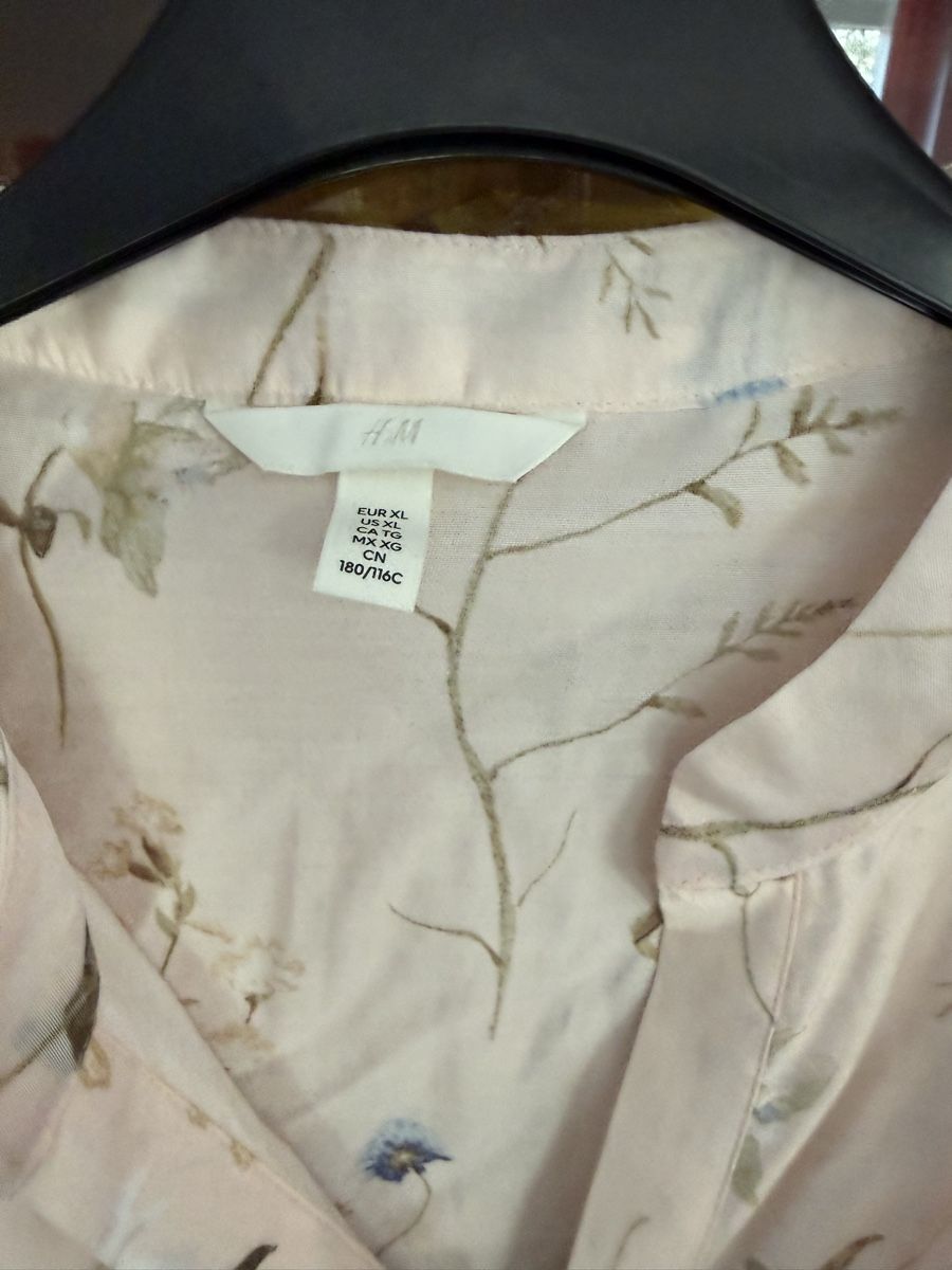 H&M Chemisiers: H&M blouse XL – D'occasion à Mendrisio par ketolin 1