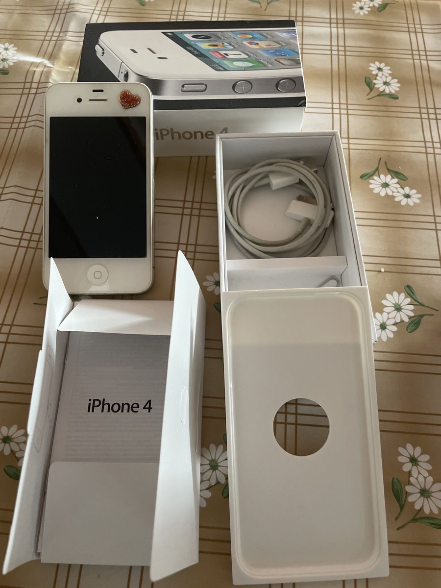 Apple Handys / Smartphones: iPhone 4   In Original-Verpackung. Top Zustand – Gebraucht aus Wohlen AG von NincoA-Z