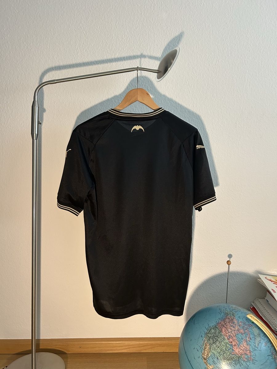 Maillots de corps & Pantalons: Fussballtrikot Valencia – D'occasion à Reinach BL par the_9lwh 2