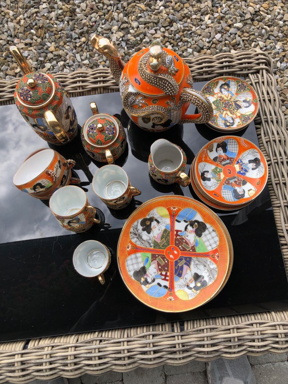 Set di piatti: Antikes Tee-Kaffee Service aus Japan – Usato da Kirchlindach venduto da Bornfree