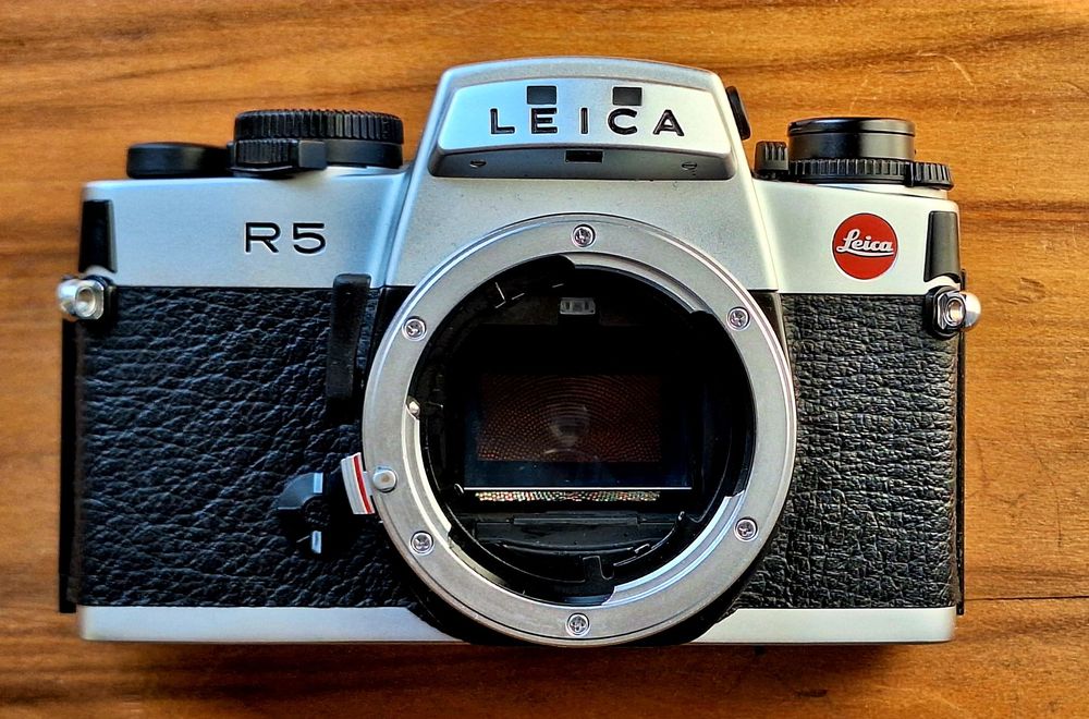 Lot 156 - A Leica R5 SLR Camera