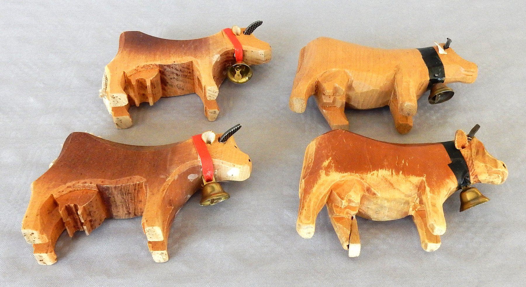 Trauffer Spielzeuge: 4 Stück handgeschnitzte Holzkühe  - 15.5cm – Gebraucht aus Alpnach Dorf von Reloved24 4