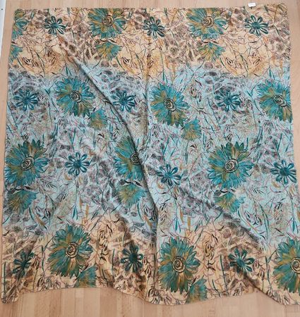 Foulard en soie 100% motif floral multicolore 
