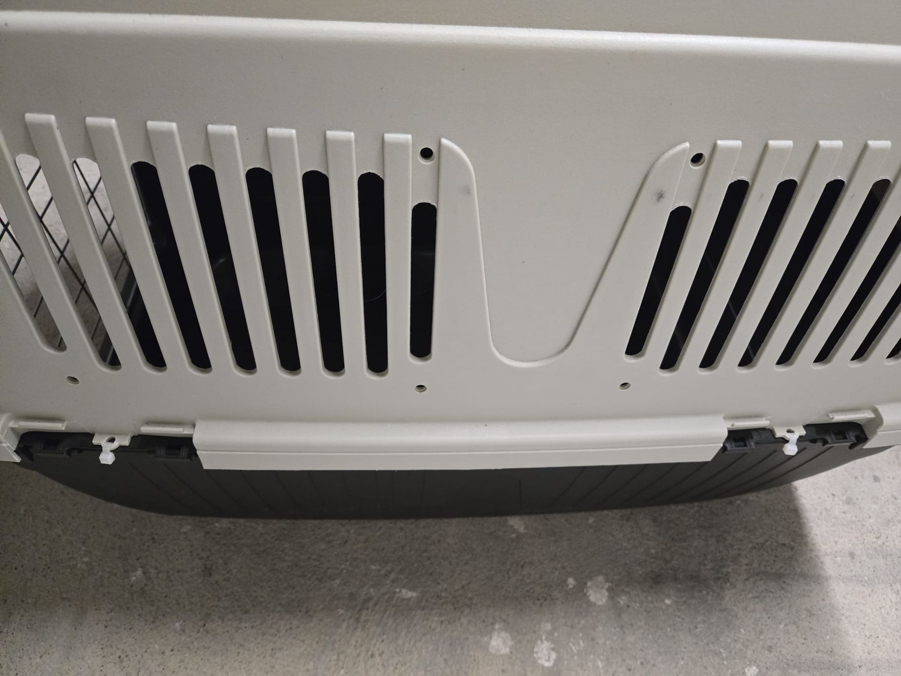 Gabbie, trasporto & Sicurezza: Grosse Hundebox Transportbox 90x70x60cm robust – Usato da Rheinsulz venduto da Dred 4