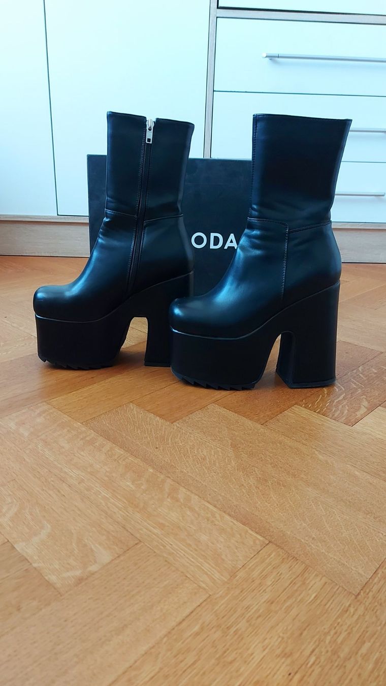 Damenschuhe: Lamoda Platform Calf Boots – Gebraucht aus Sion von aud_7pxl 5