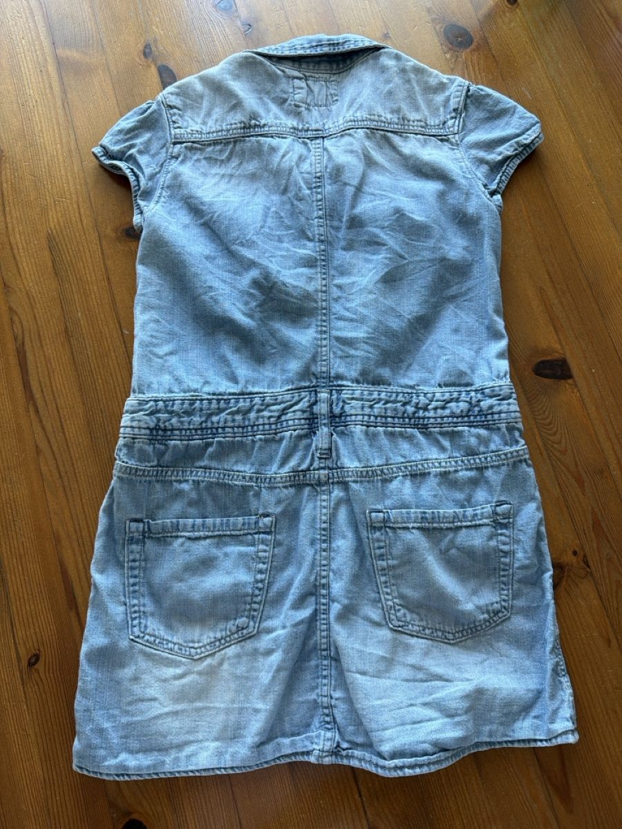 H&M Kleider & Röcke: H&M Jeanskleid Grösse 128 – Gebraucht aus Frauenfeld von Knodel 1