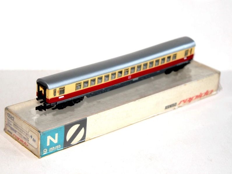 Arnold Modellini di ferrovie: Arnold Rapido Personenwagen Deutschebahn – Nuovo e nell'imballaggio originale da Basel venduto da sam_7gsy