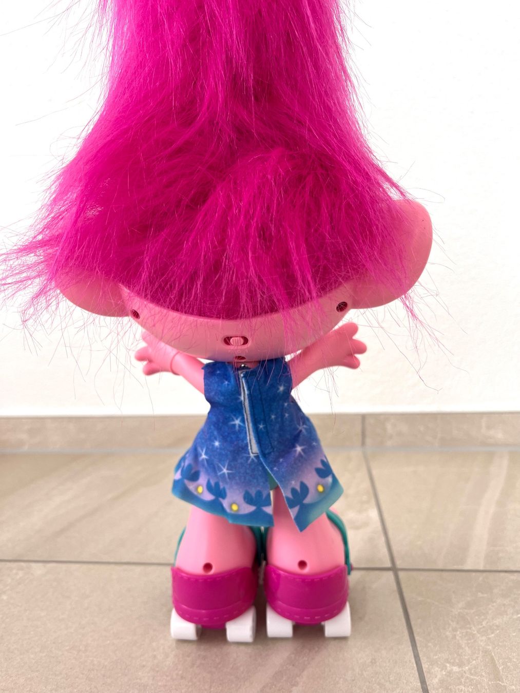 Hasbro Puppen: Poppy Trolls 2 Puppe mit Musik & Lichtern – Gebraucht aus Buchs SG von mar_9dnm 3