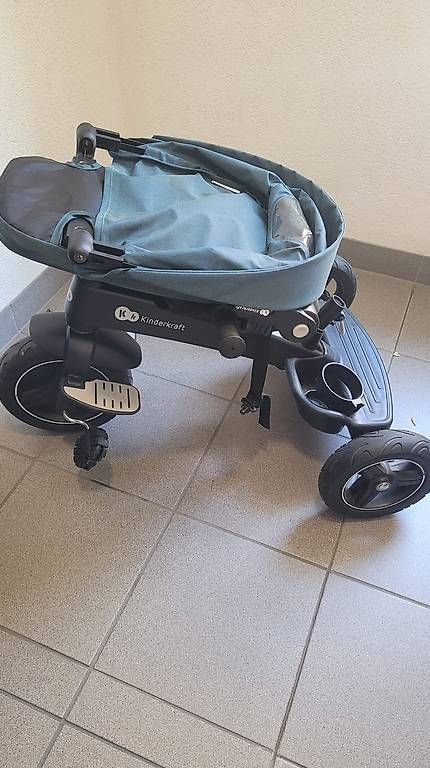 Véhicules pour enfants: Tricycle évolutif Kinderkraft EASYTWIST 5-en-1 – D'occasion à Lausanne par far_78d8 2