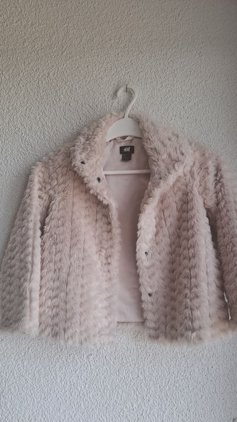 H&M Giacche & Cappotti: Kinder Jacke H&M Grösse 122 – Usato da Wäldi venduto da Fergiu