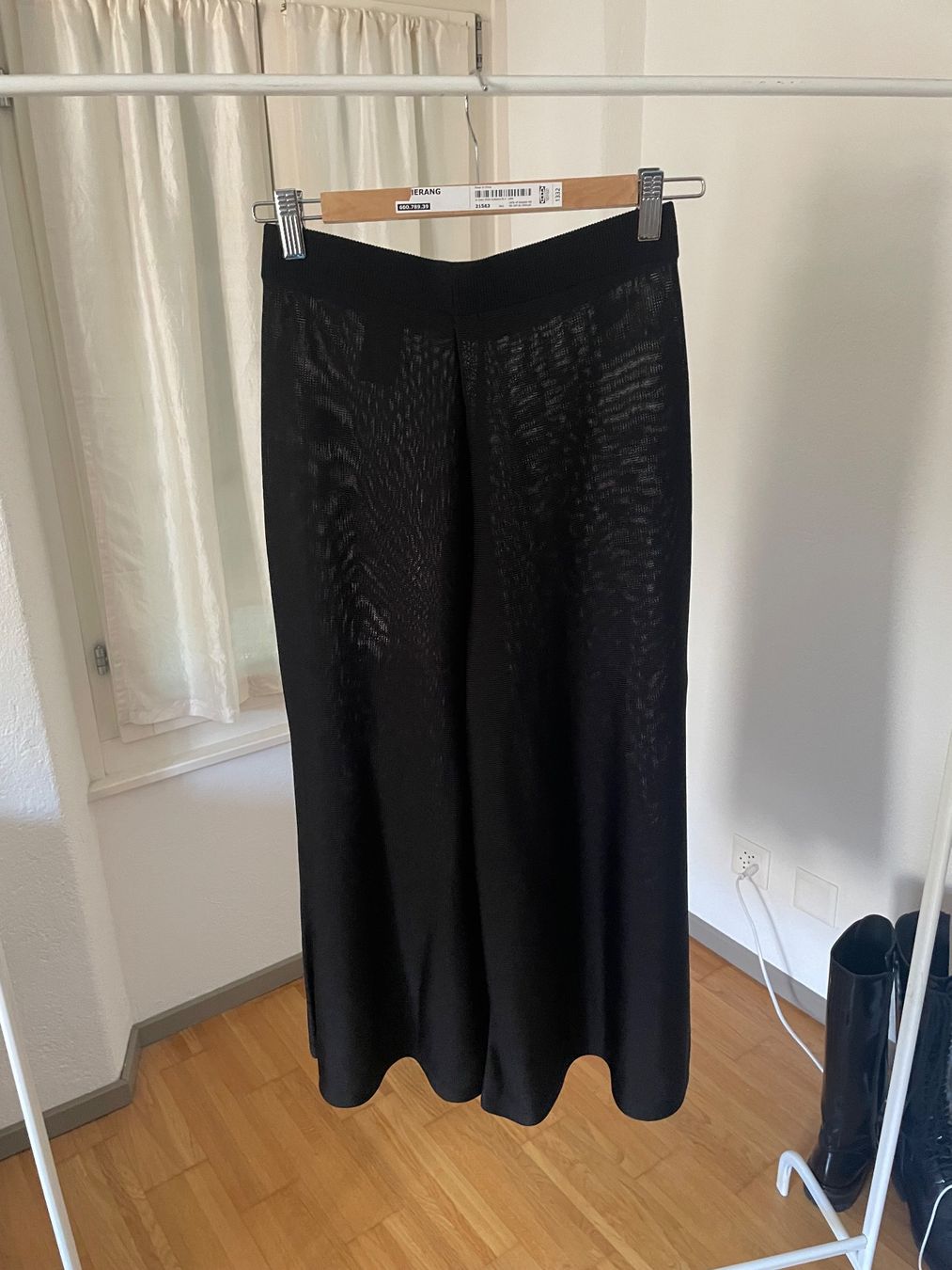 Cos Hosen: Cos Culotte schwarz Feinstrick XS – Gebraucht aus Clarens von Lois86 1