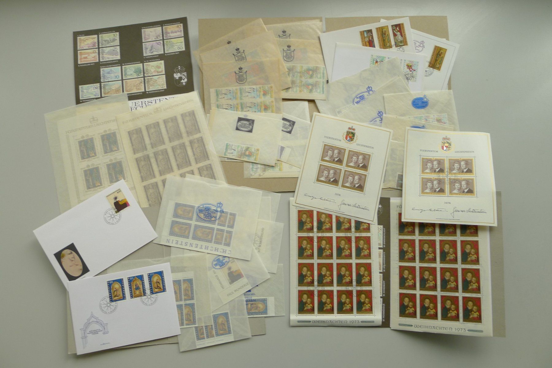 Tutti i francobolli: 1973-1995, LIECHTENSTEIN, günstiger Posten. Postwert 4500.- – Usato da Sursee venduto da Luzernerraute 4