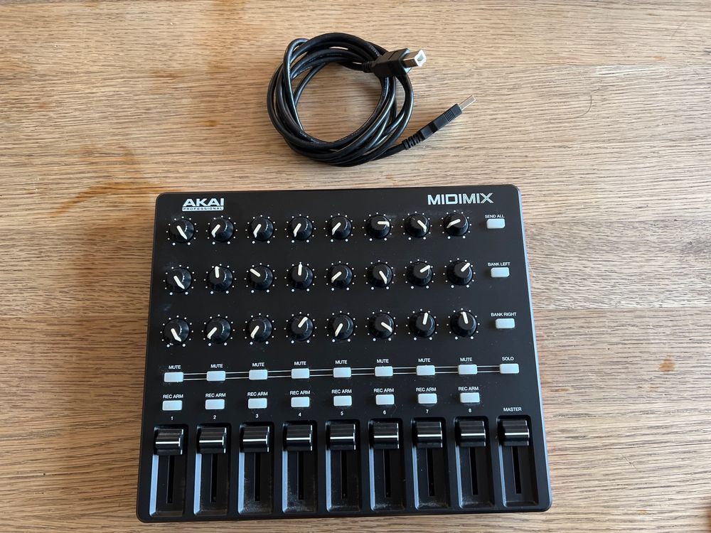 Dj Controller AKAI MIDImix USB Controller - 8 Fader DAW