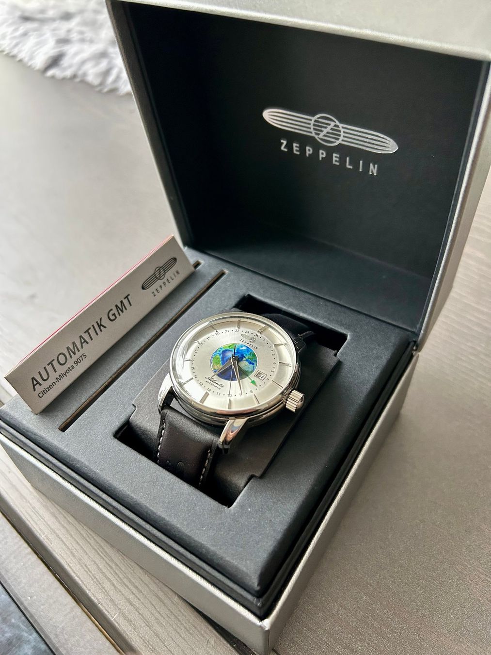 Zeppelin Uhren: Montre Zeppelin automatic GMT – Neu und originalverpackt aus Préverenges von san_2wc2 4