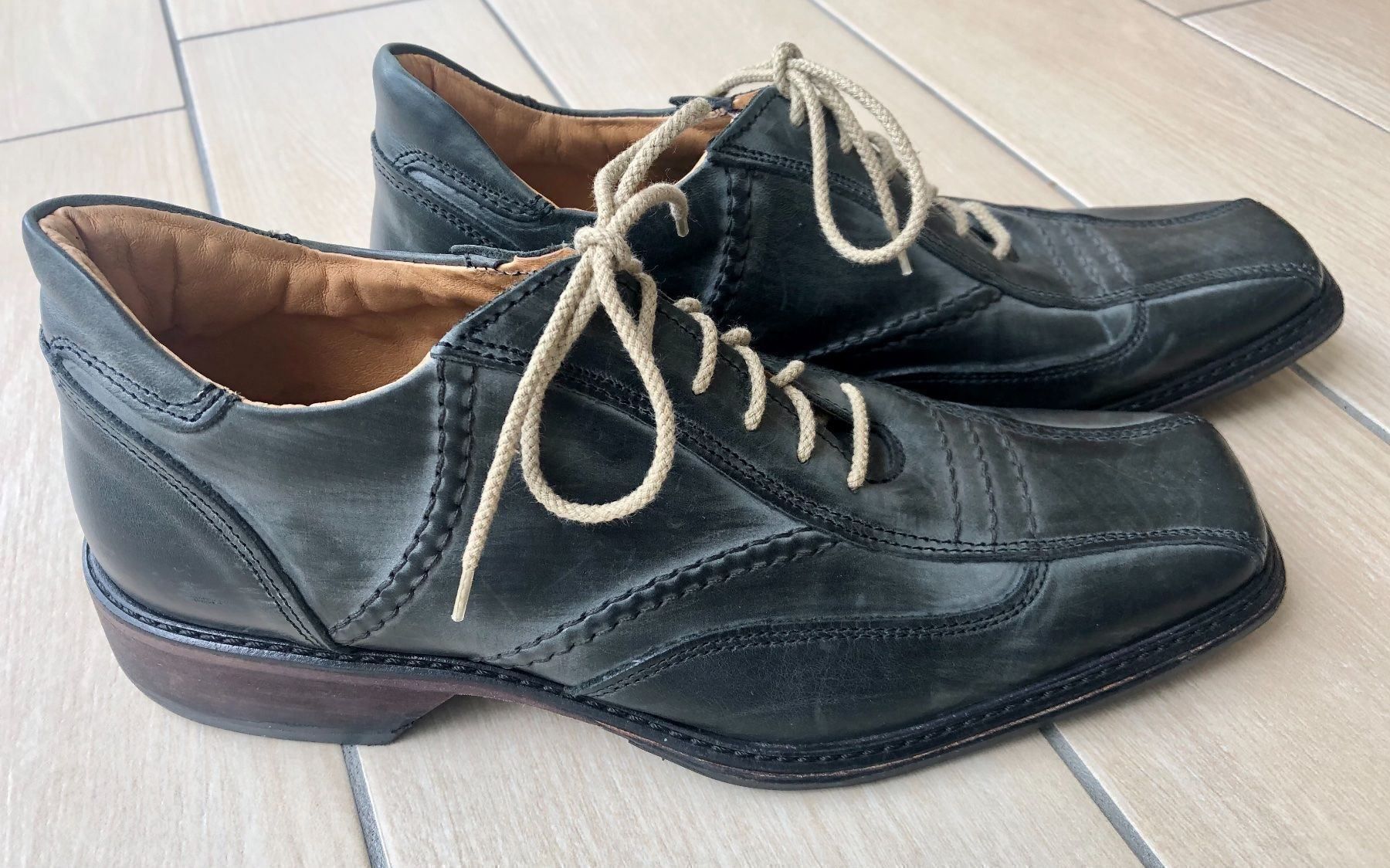 Chaussures hommes: Chaussures classiques hommes grises 39 – Neuf (Voir description) à Moutier par chicboutique 1