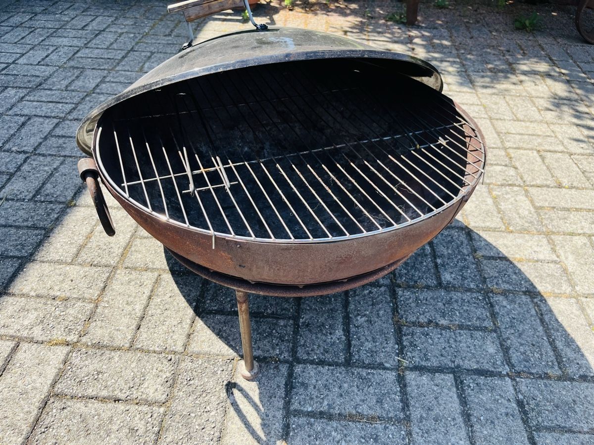Bracieri: FeuerschaleGrill mit Deckel Durchmesser 60cm leicht rostig – Usato da Heimenhausen venduto da Bufnof