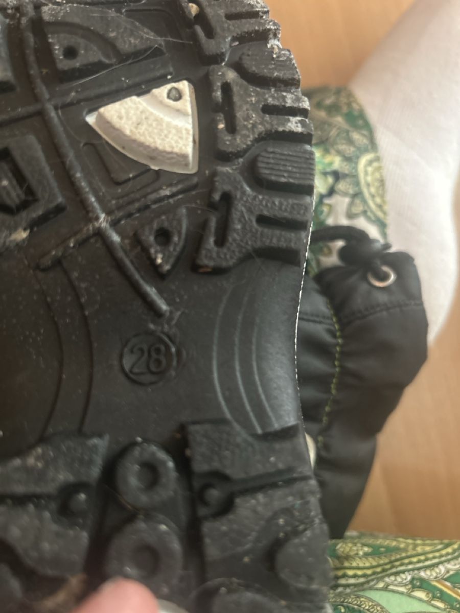 Scarpe per ragazzi: Schneestiefel Grösse 28 Schwarz – Usato da Herbetswil venduto da rotekatze84 1